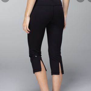 Lululemon Gather and Crow Crop